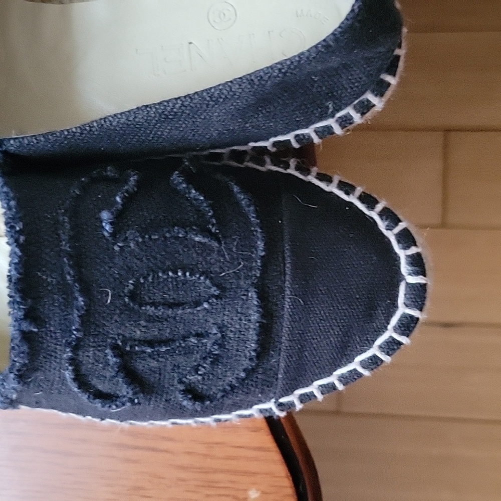Chanel classic logo shoes size 7 - Picture 9 of 14